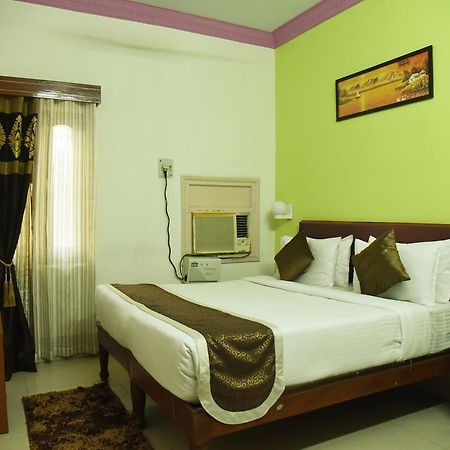 Rnb Select Vijay Delux Hotel Sultanpur  Luaran gambar