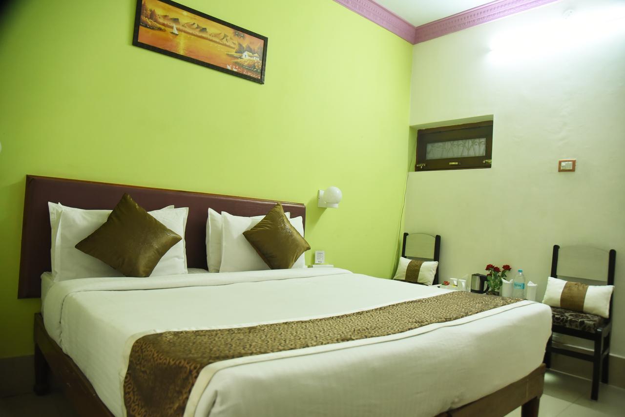 Rnb Select Vijay Delux Hotel Sultanpur  Luaran gambar