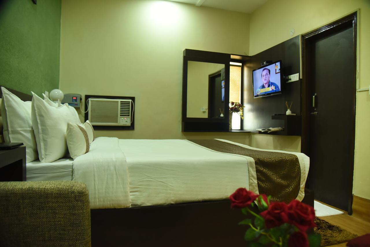 Rnb Select Vijay Delux Hotel Sultanpur  Luaran gambar