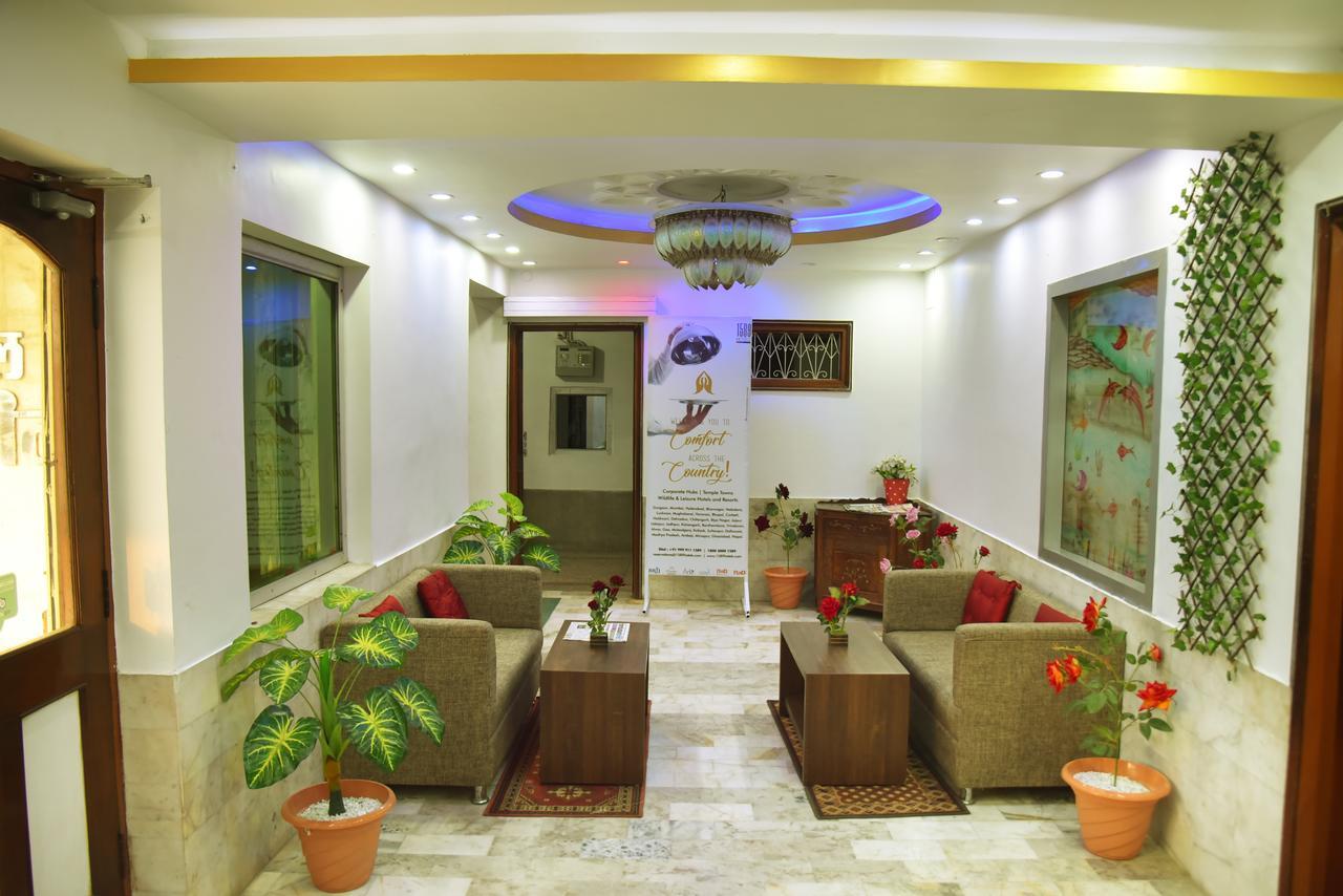 Rnb Select Vijay Delux Hotel Sultanpur  Luaran gambar